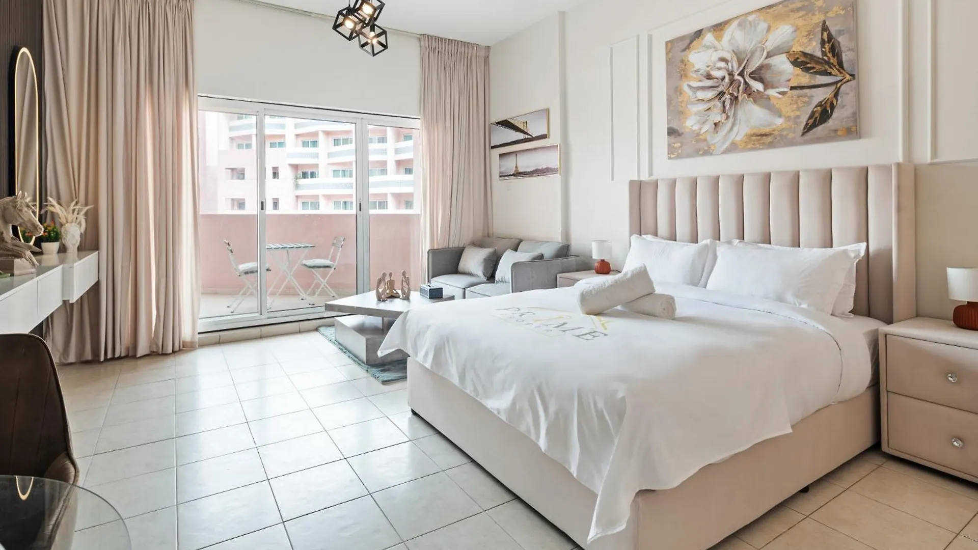 Urban Designer Apt - Family Friendly Dubai Apartment